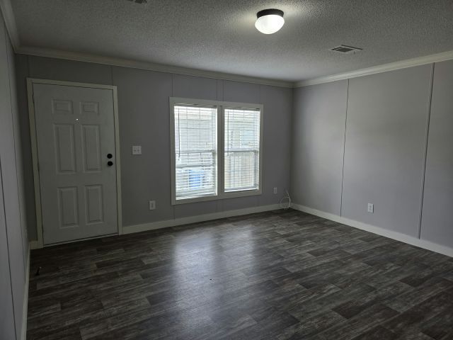 Building Photo - 210 Birch Ln