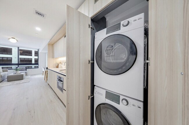 Building Photo - 36 NE 2nd St