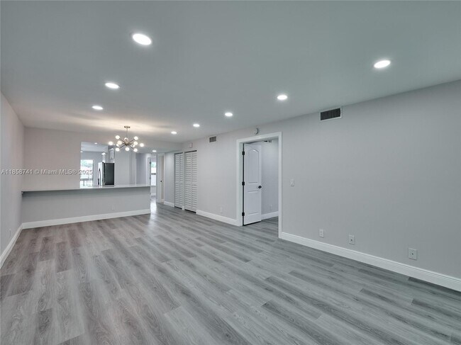 Building Photo - 5380 Cedar Lake Dr