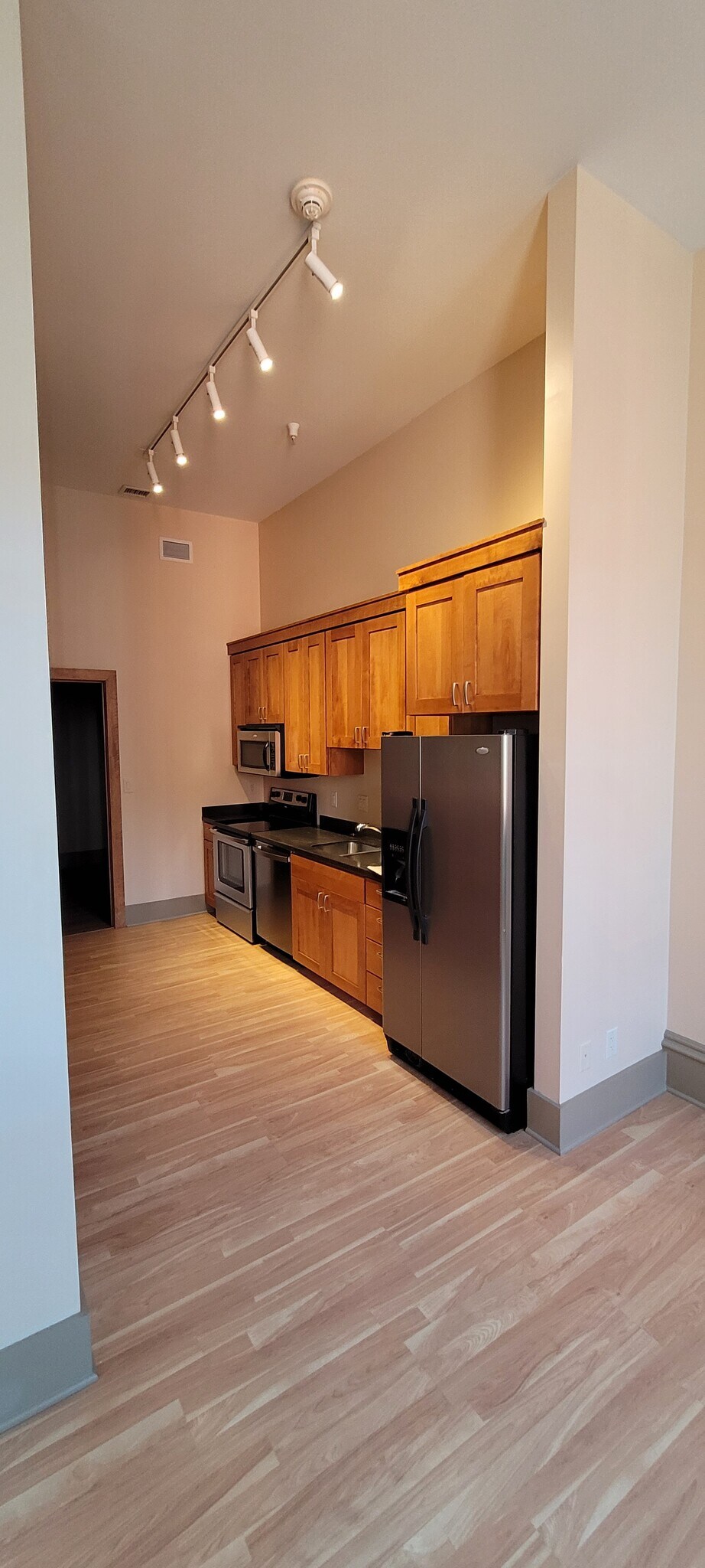 Kitchen - 537 W 2nd St