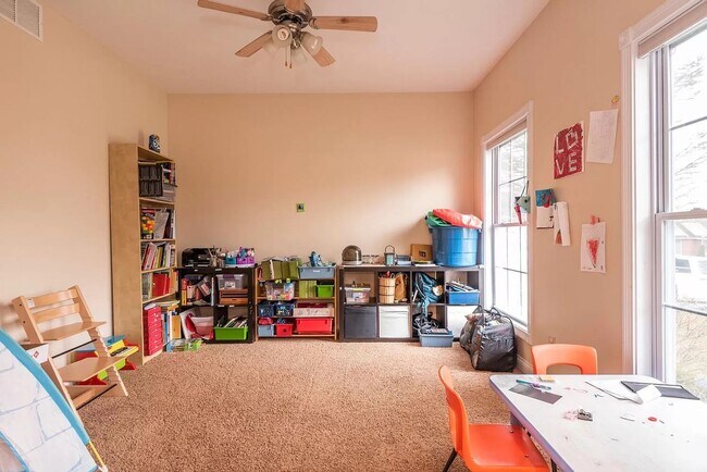 Building Photo - Bright, Spacious Home with Tons of Charm a...