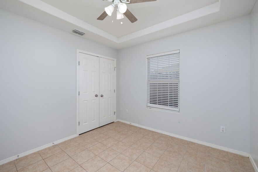 3rd bedroom - 5615 JJ Ln