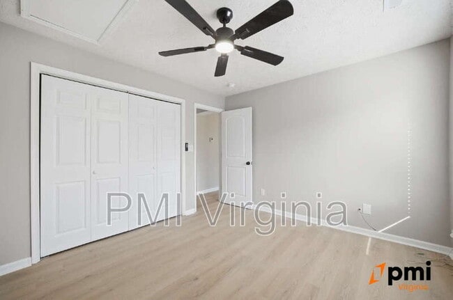 Building Photo - 340 Wells Ct