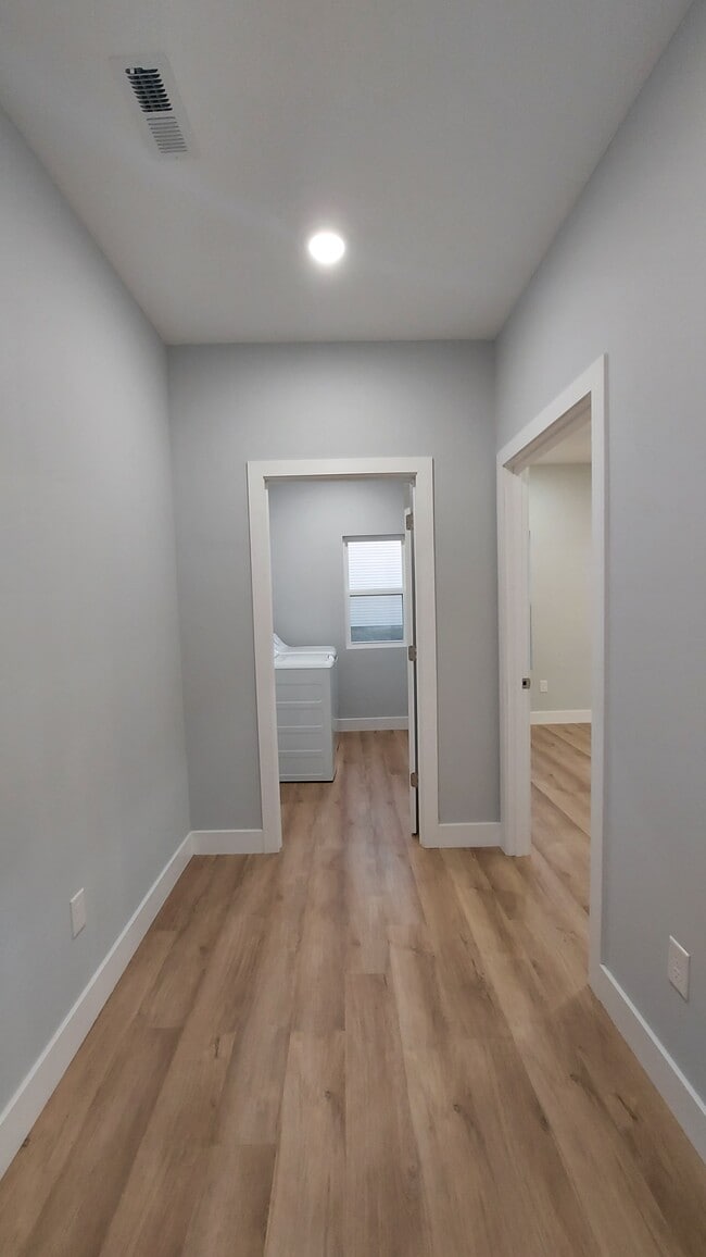 Building Photo - 1738 Sierra