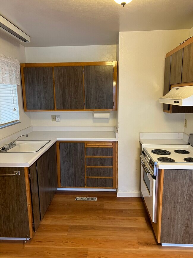 Building Photo - 1506 Murietta Dr