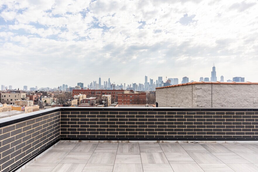 Building Photo - 1610 W Grand Ave