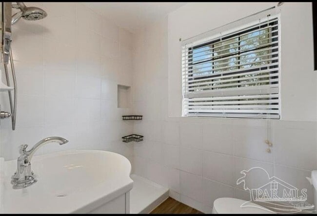 Building Photo - 5519 Mayfair Dr