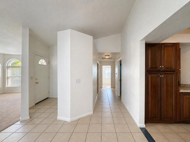 Building Photo - 68412 Descanso Cir