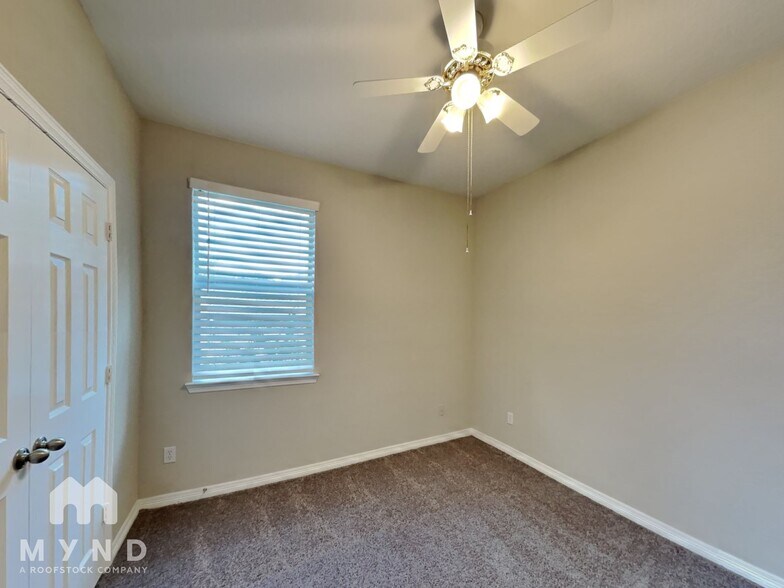 Building Photo - 2209 Country Brook Dr