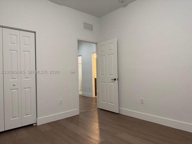 Building Photo - 4017 SW 149th Ct
