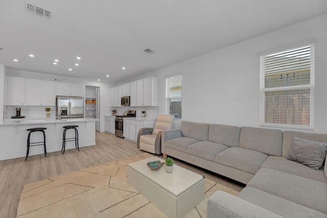 Building Photo - 20704 John Gill Dr