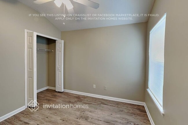 Building Photo - 1033 Dunstable Ln