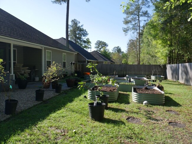 Building Photo - 4 bedroom home in Crestwood S/D
