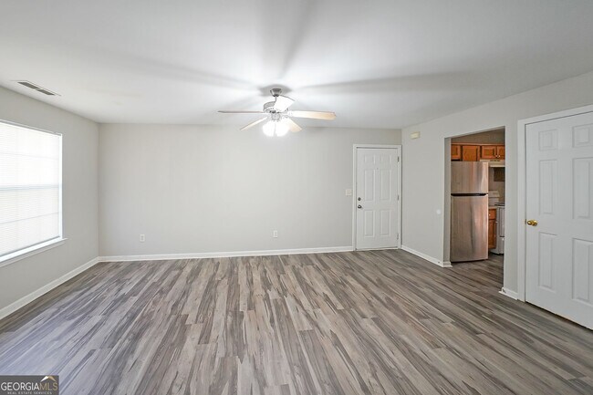 Building Photo - 703 Stonehaven Cir