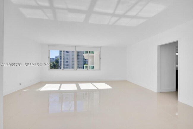 Building Photo - 1000 West Dr
