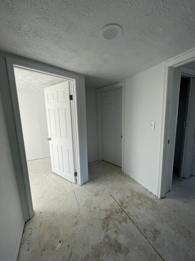 Building Photo - 436 S Washington St