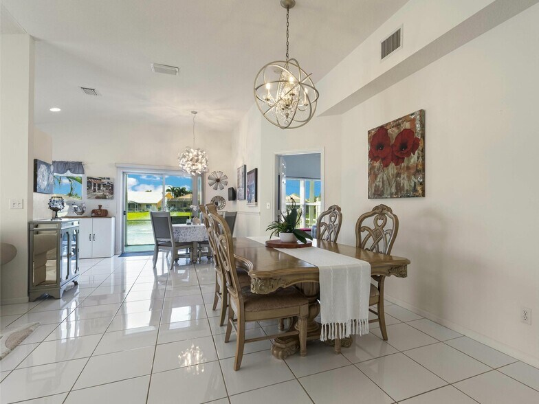 Building Photo - 12807 Hampton Lakes Cir