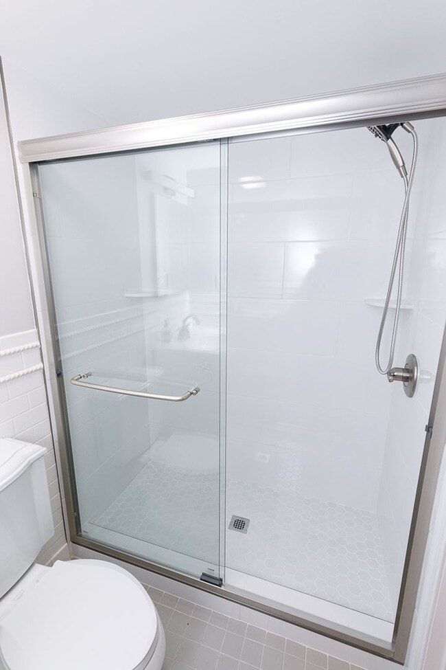 Building Photo - Prime Logan Circle Studio with In-Unit W/D!