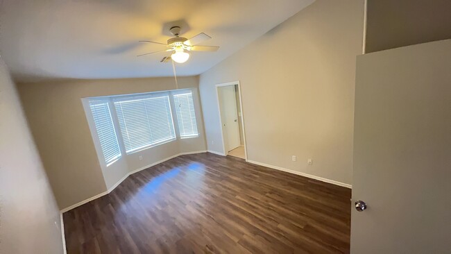 Building Photo - 3 Bedroom - 2 Bath - 1420 Sq. Ft. - 2 Car ...