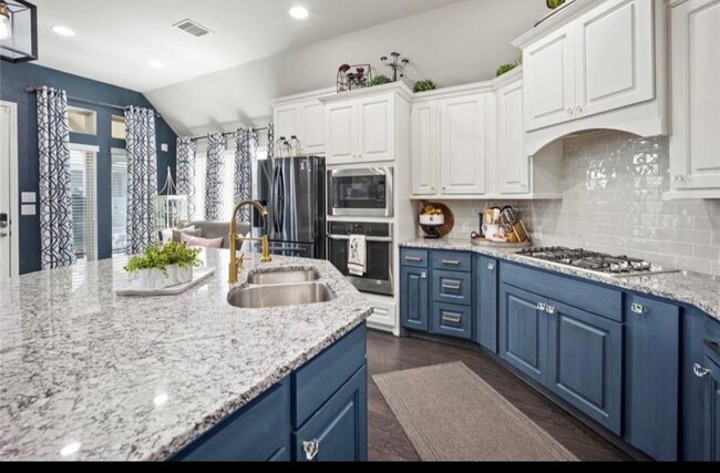 Building Photo - 23626 Sage Villa Dr