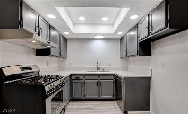 Building Photo - 5191 Caliente St