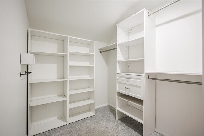 Building Photo - 105 Chestnut Dr