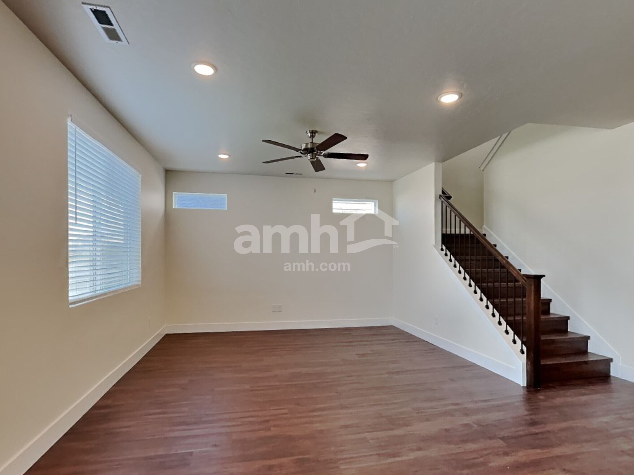 Building Photo - 1453 N Alderleaf Rd