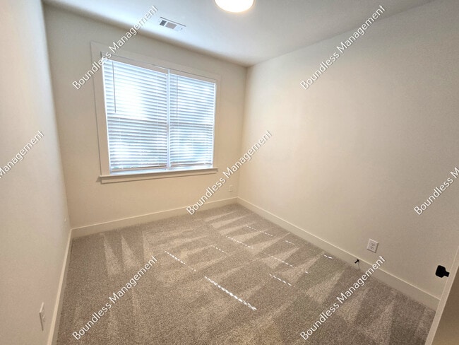 Building Photo - 340 Eugenia St SW