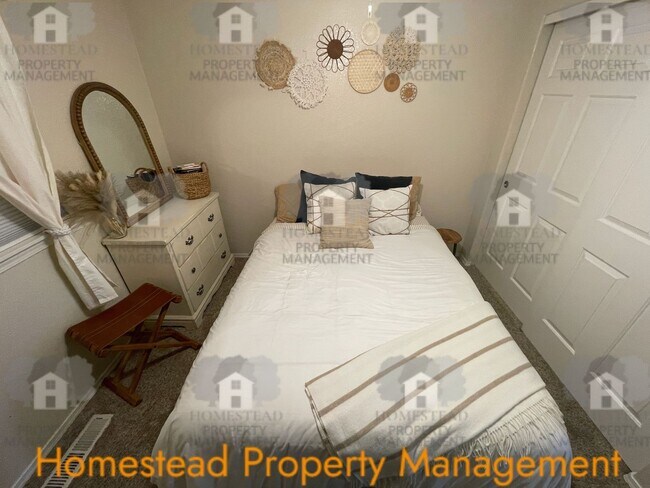 Building Photo - OUTSTANDING SOUTH SALEM LOCATION! HOME WITH A VIEW!