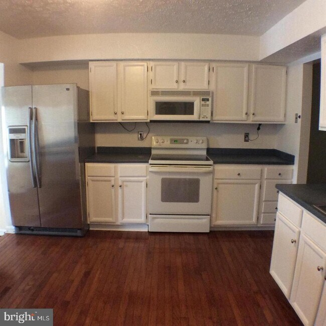 Building Photo - 4418 Roland Springs Dr