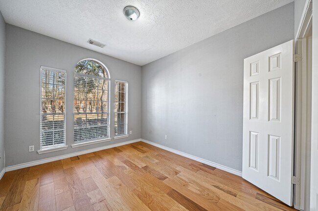 Building Photo - 23223 Hazel Field Ct