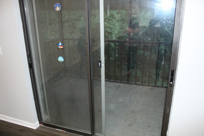 Building Photo - 1007 Windsong Cir