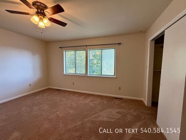 Building Photo - 3377 Kelly Ln