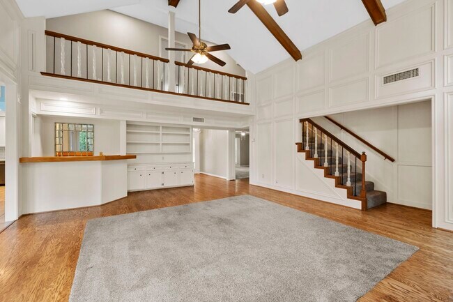 Building Photo - 3174 La Quinta Dr