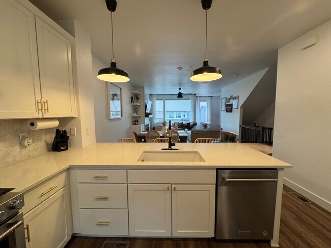 Building Photo - 2851 W 69th Ave