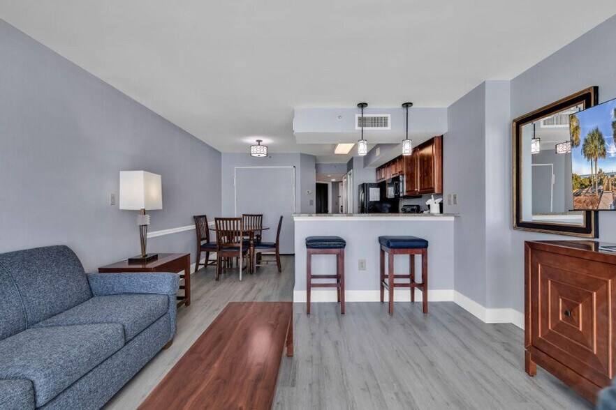 Building Photo - 5200 N Ocean Blvd