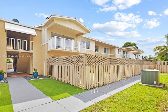 Building Photo - 4154 NW 79th Ave