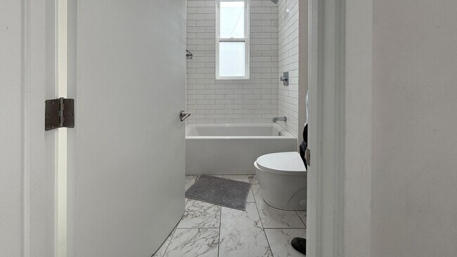 Building Photo - 2526 N 9th St