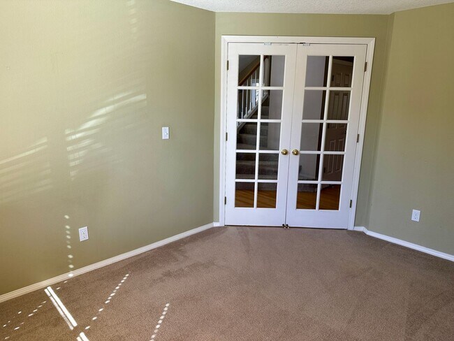 Building Photo - Lovely 4 bedroom in Wilsonville