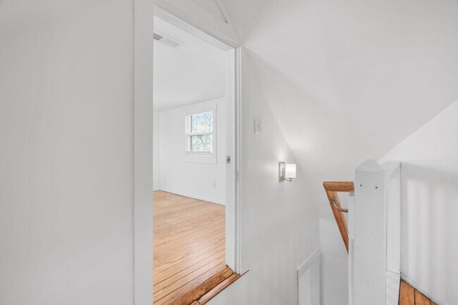 Building Photo - 3532 Greenwood Blvd