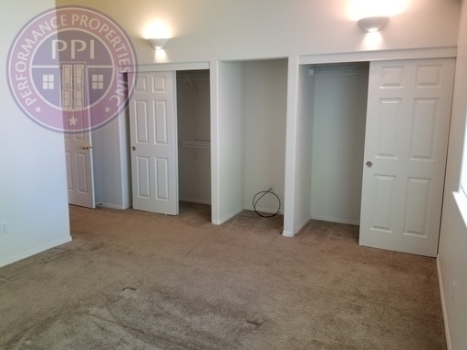 Building Photo - Single Level Family Home in Sandy.  New Carpet & LVT  Flooring Pets Welcome