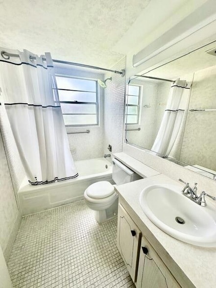 Building Photo - 368 Mansfield I