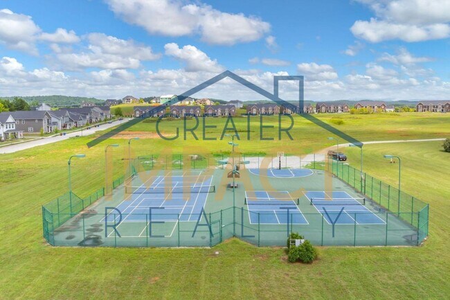 Building Photo - 129 Hackberry St