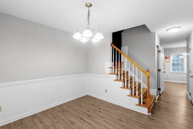 Building Photo - Spacious 2-Story Home with Finished Basement!