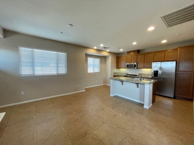 Building Photo - COMING SOON!!! 2 Bedroom 2 Bathroom 2 Story Condo in Palm Desert