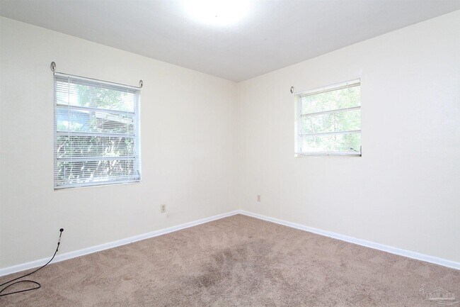 Building Photo - 106 St Regis Dr