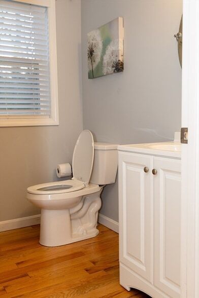 Building Photo - 129 Quinapoxet St