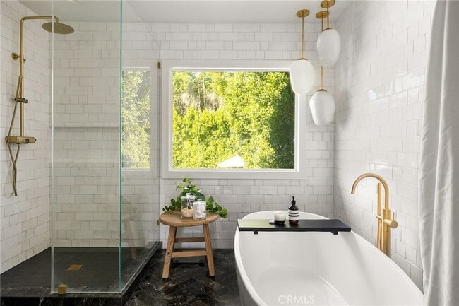 Building Photo - 5115 Los Feliz Blvd