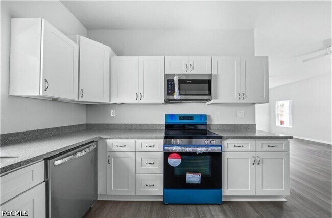 Building Photo - 1483 Las Villas Blvd