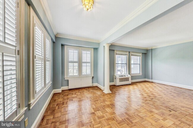 Building Photo - 3900 Cathedral Ave NW